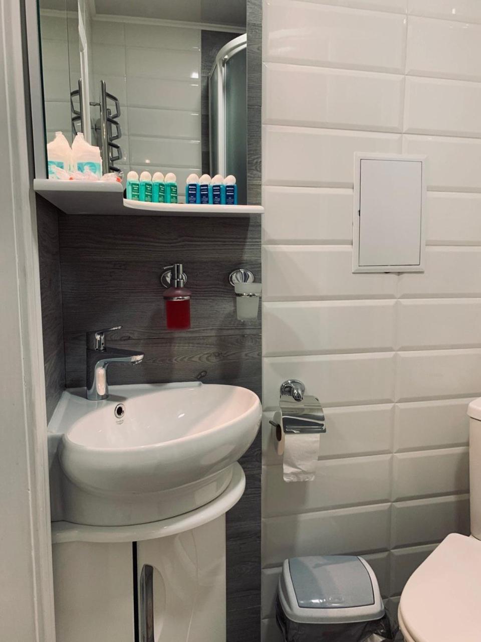 Modern Chaikovskogo Apartment Lviv Ngoại thất bức ảnh