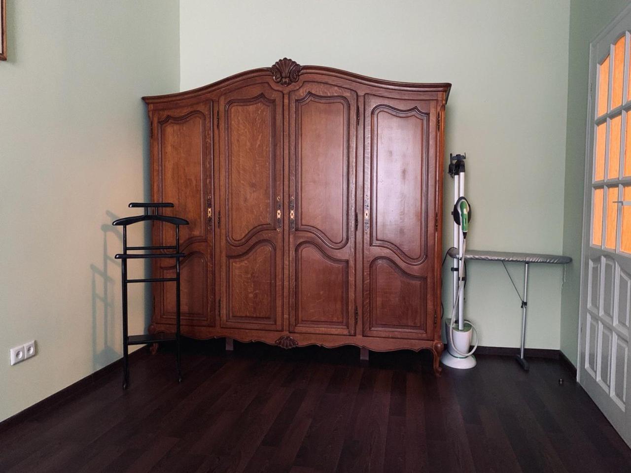 Modern Chaikovskogo Apartment Lviv Ngoại thất bức ảnh