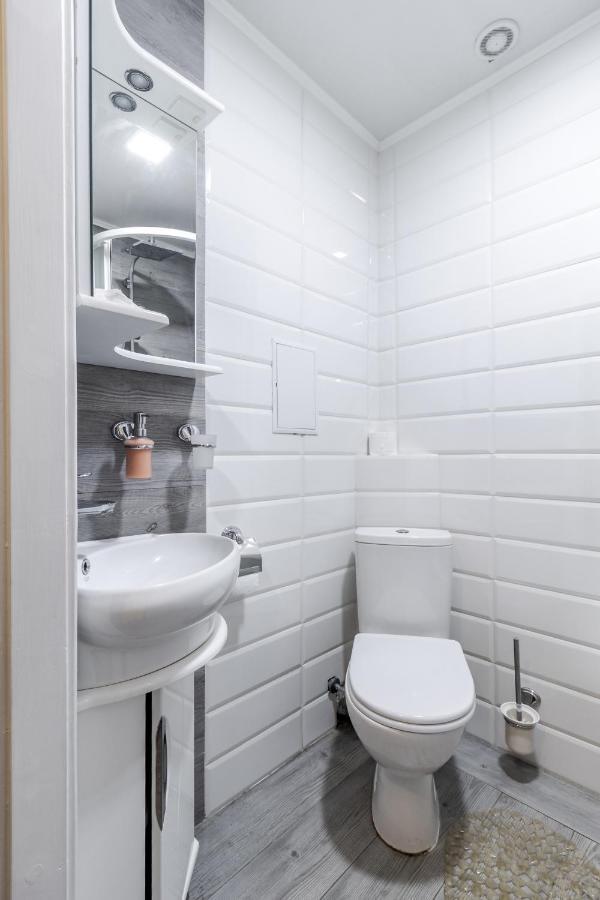 Modern Chaikovskogo Apartment Lviv Ngoại thất bức ảnh